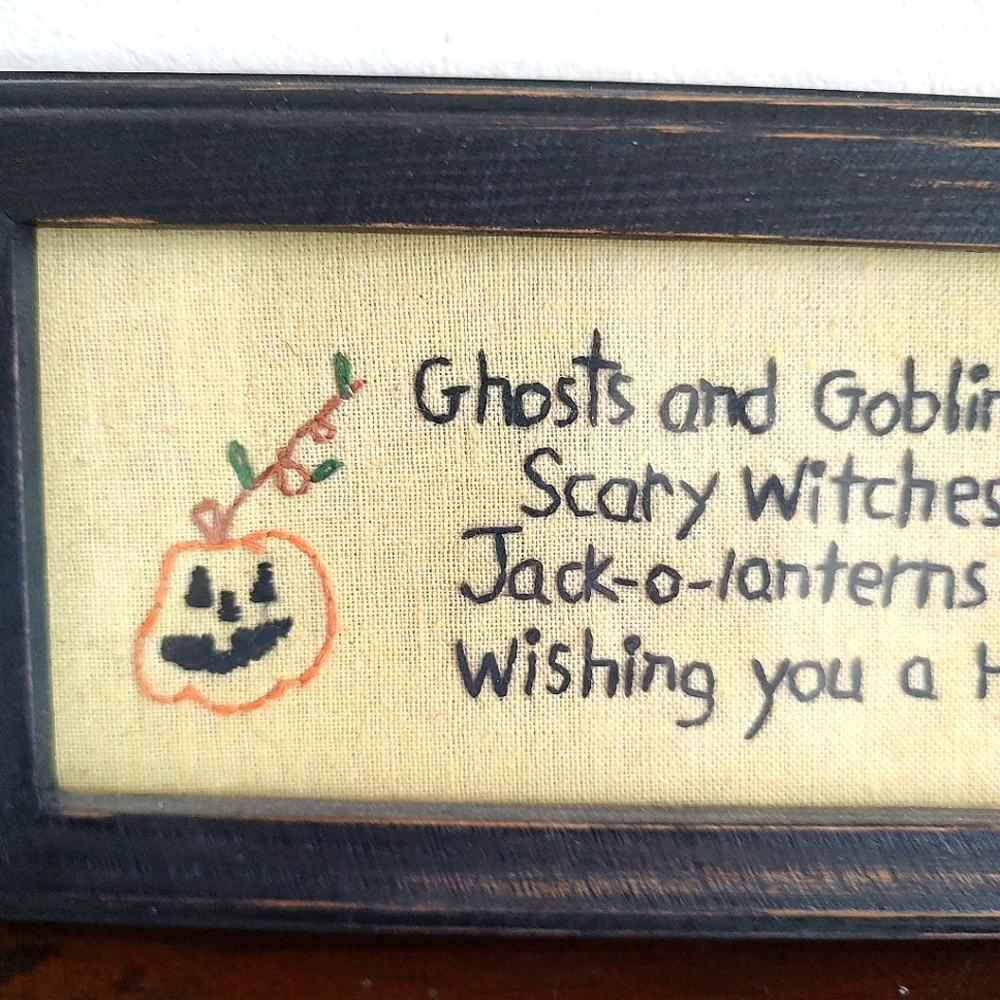 Halloween Folk Art Embroidered Framed Spooky Sign With Glass Primitive - Picture 2 of 5
